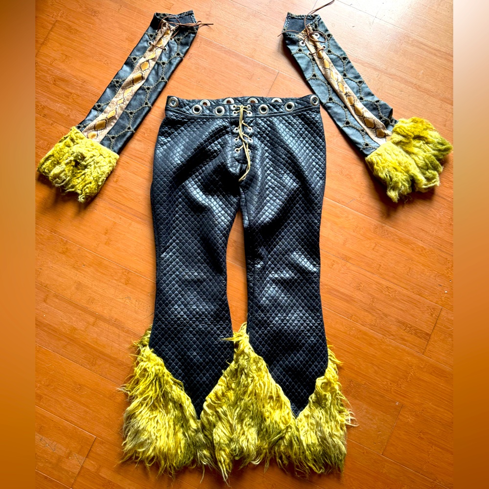 Custom made festival pants & arm gloves by ILLANIO- S pants & M gloves